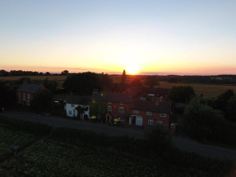 The Royal Arms Hotel Sutton Cheney Kültér fotó